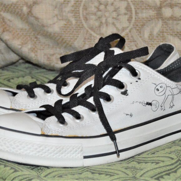 Converse White All Star Chucks Rare Nirvana KURT COBAIN Shoes  Men's 7 Women's 9 - Picture 1 of 10